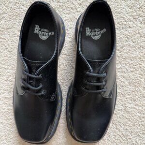 1461 Bex Squared Doc Martens BN size 8 US M 9 US L